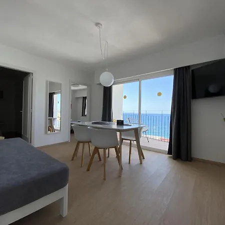 Cenit & Apts Sol Y Viento 2*