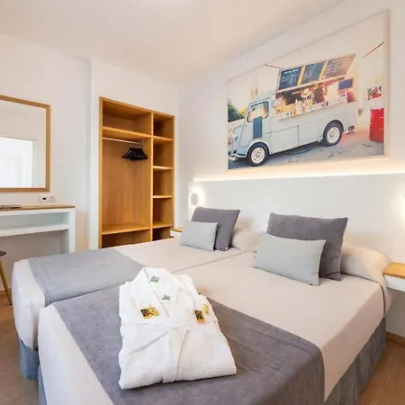Cenit & Apts Sol Y Viento 2*